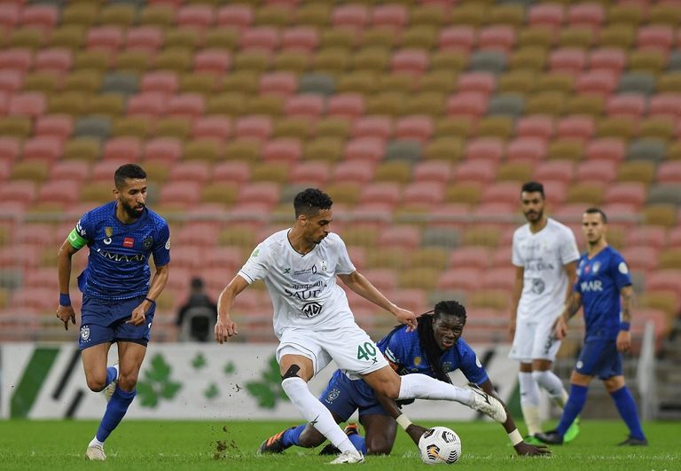من كلاسيكو الأهلي والهلال في الدوري السعودي للمحترفين