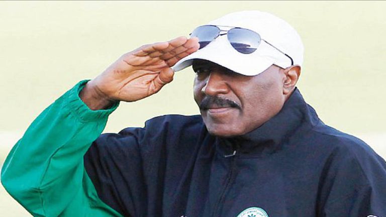 ناصر الجوهر مدرب منتخب السعودية السابق