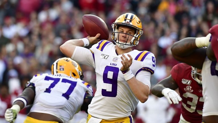 كرة القدم الأمريكية جو بايدن ودونالد ترامب