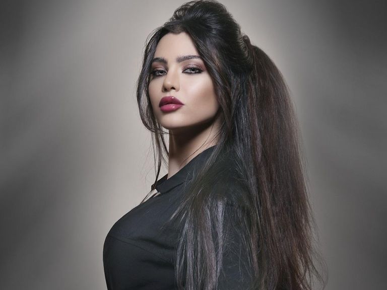 الفنانة السورية إنجي خوري الفنانة السورية إنجي خوري