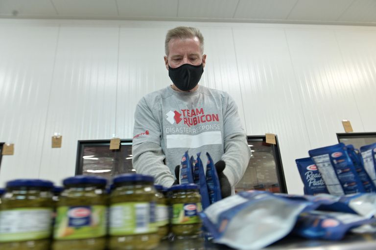 سكان نيويورك يصطفون لأخذ مواعيد اللقاح