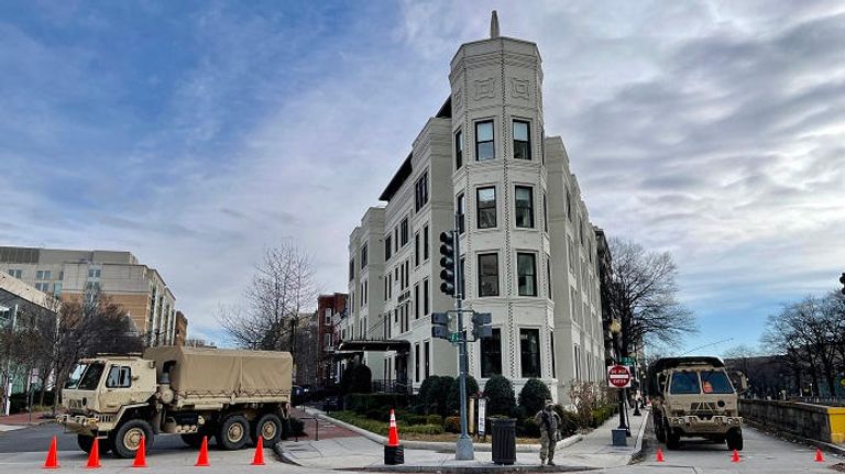 جورج واشنطن أول رئيس أمريكي يؤدي اليمين الدستورية