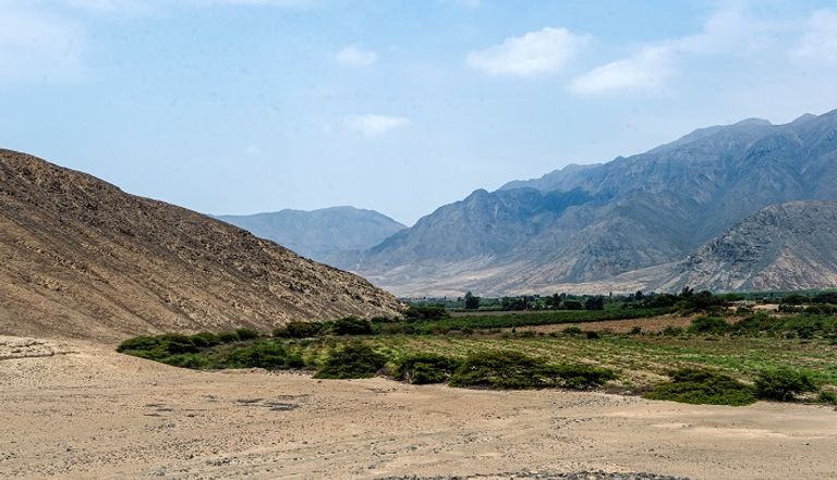 موقع أثري في مدينة كارال بالبيرو