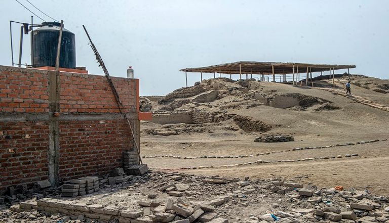 موقع أثري في مدينة كارال بالبيرو