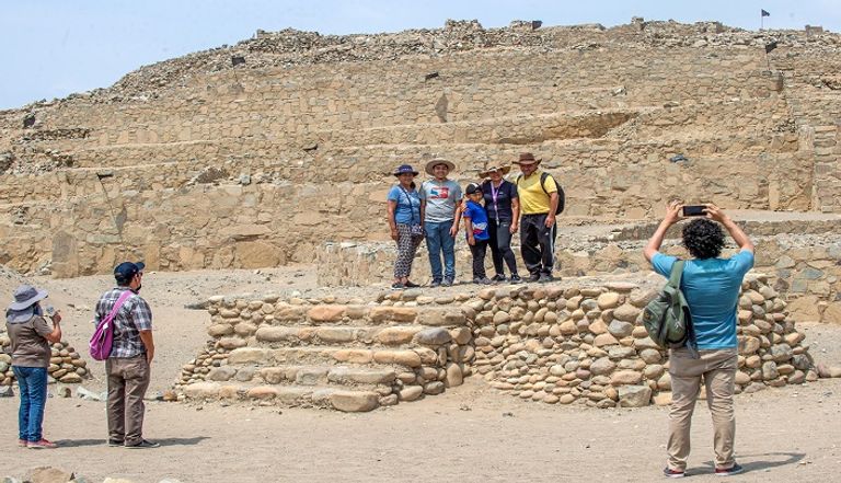 موقع أثري في مدينة كارال بالبيرو