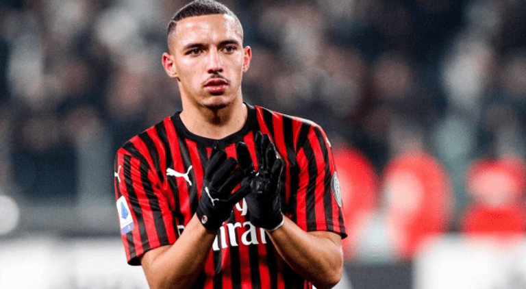 إسماعيل بن ناصر لاعب وسط ميلان