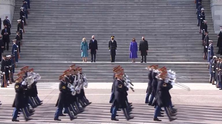 جو بايدن يشهد عرض عسكري أمام مبنى الكابيتول الأمريكي