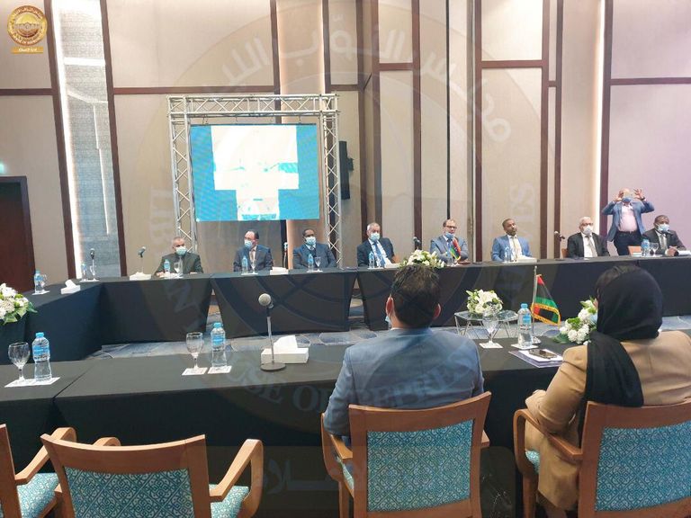 جانب من اجتماع لجنة المسار الدستوري الليبي بالغردقة