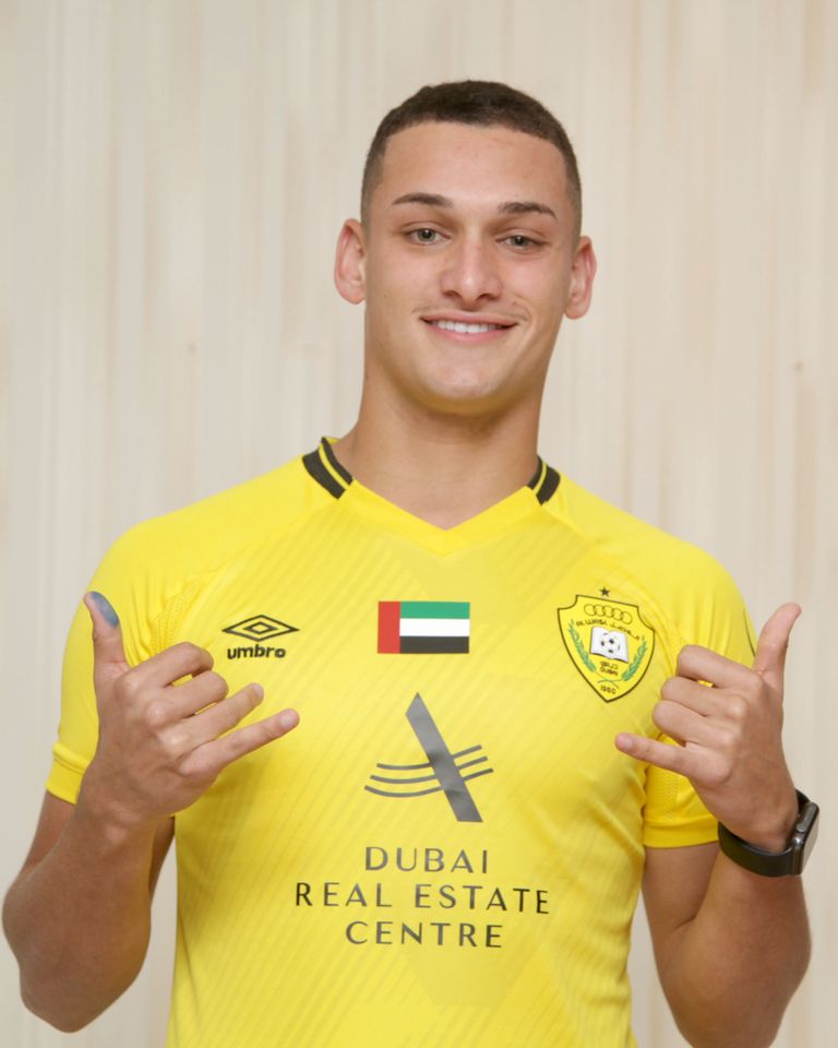 المهاجم البرازيلي لويس هنريكي