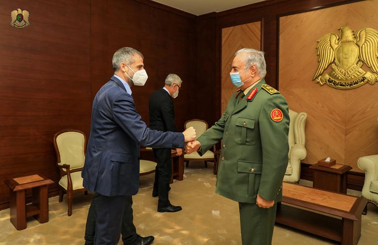 حفتر يلتقي الوفد الإيطالي