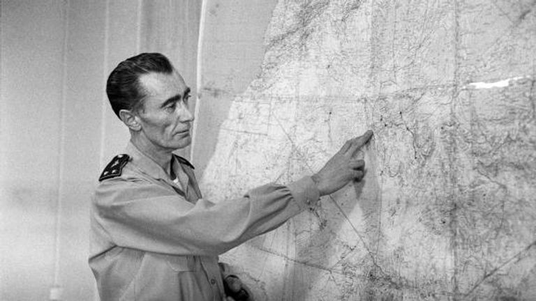 خريطة توضح أماكن تنفيذ التجارب النووية الفرنسية جنوب الجزائر منطقة رقان جنوب الجزائر التي ما زالت بها إشعاعات التجارب النووية الفرنسية - أرشيف