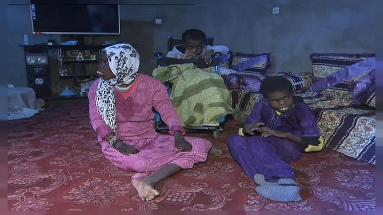 ضحايا إشعاعات التجارب النووية الفرنسية جنوب الجزائر منطقة رقان جنوب الجزائر التي ما زالت بها إشعاعات التجارب النووية الفرنسية - أرشيف