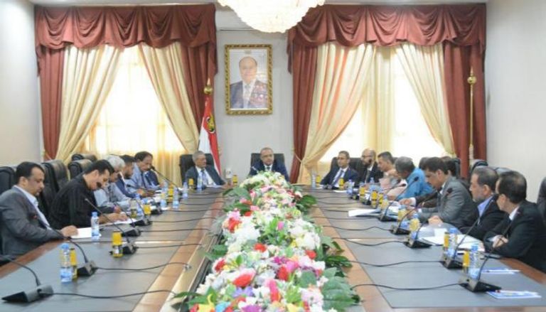أول اجتماع للجنة الإنسانية لمواجهة تداعيات قرار تصنيف الحوثي منظمة إرهابية
