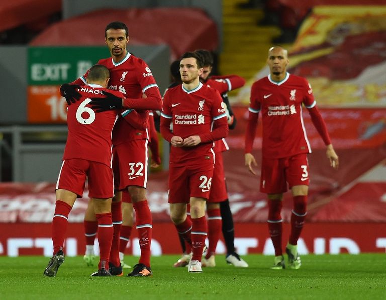 ليفربول يواصل السقوط في الدوري الإنجليزي ليفربول حامل لقب الدوري الإنجليزي