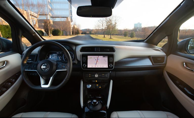 طراز "ليف" نيسان