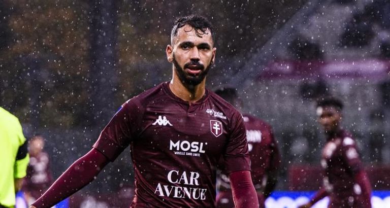 يوسف بلايلي مهاجم منتخب الجزائر