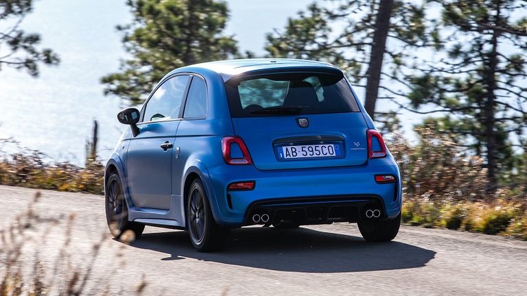 أبارث تطلق موديلات 595 الجديدة