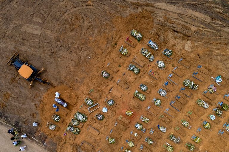 مقبرة ماناوس في البرازيل