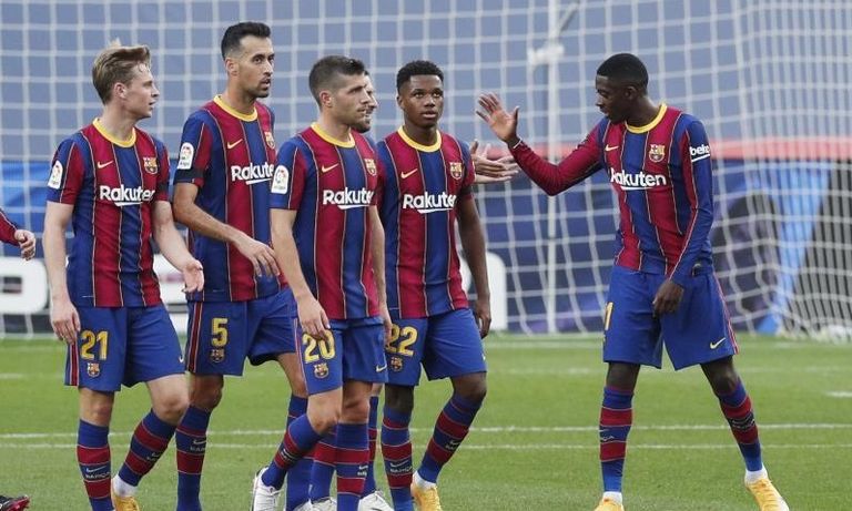 فريق برشلونة ليونيل ميسي قائد برشلونة