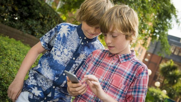 4 نصائح لحماية الأبناء من مخاطر مواقع التواصل الاجتماعي
