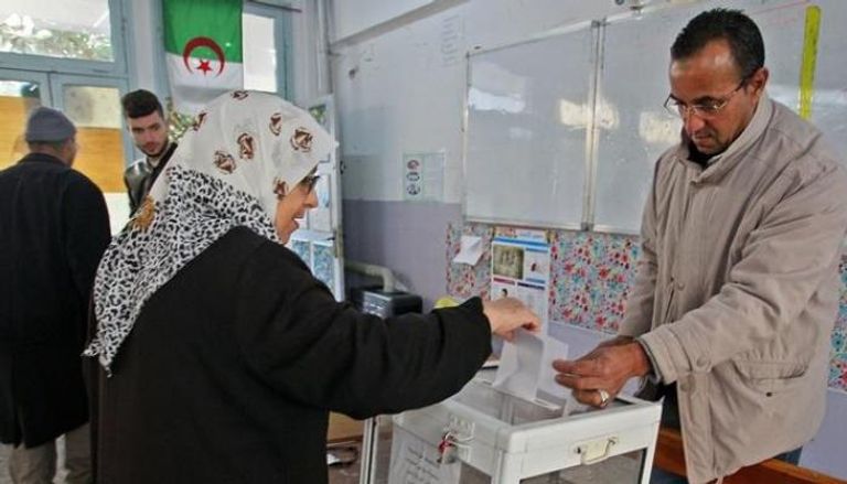 جانب من عملية اقتراع سابقة بالجزائر - أرشيفية