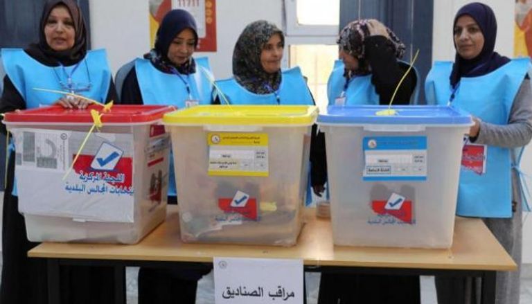 لجنة انتخابية في إحدى بلديات شرق ليبيا - أرشيفية