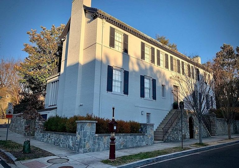 إيفانكا خلال مغادرتها المنزل 