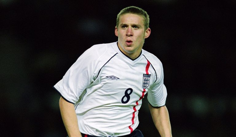 سين ديفيز لاعب فولهام الأسبق منتخب إنجلترا