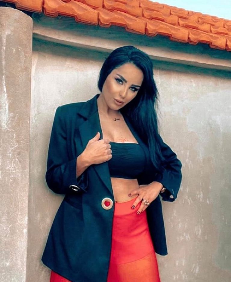 شعبان عبدالرحيم مع منار حمزة