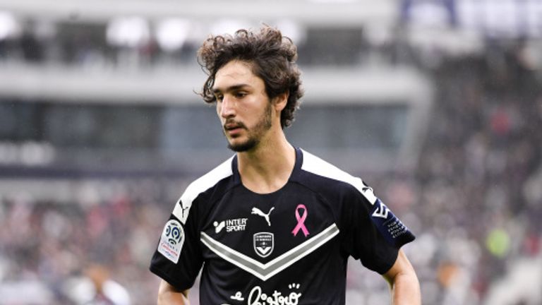 ياسين عدلي موهبة بوردو وهدف منتخب الجزائر المنتظر