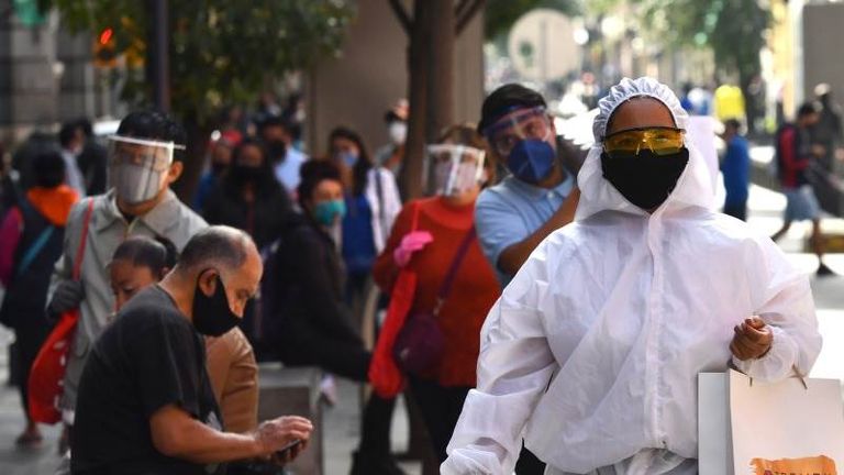 كورونا حول العالم ارتفاع إصابات كورونا حول العالم إلى 103 ملايين و135 ألفا و7 إصابات