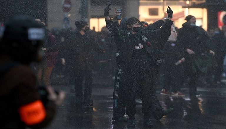 جانب من المظاهرات التي شهدتها مدن فرنسية ضد عنف الشرطة- أ.ف.ب