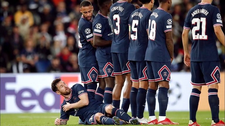 ميسي نجم باريس سان جيرمان خلال قمة مانشستر سيتي في دوري أبطال أوروبا فهد المولد خلال مواجهة الاتحاد ضد الأهلي في الدوري السعودي