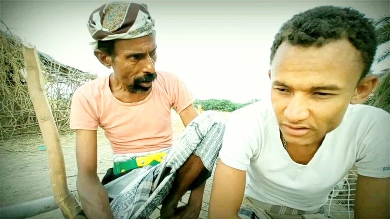 شباب يمنيون يواجهون عنصرية الحوثي بالفن