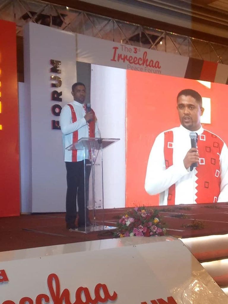 جانب من فعاليات احتفال شعب الأورومو بمهرجان "إريتشا" في أديس أبابا