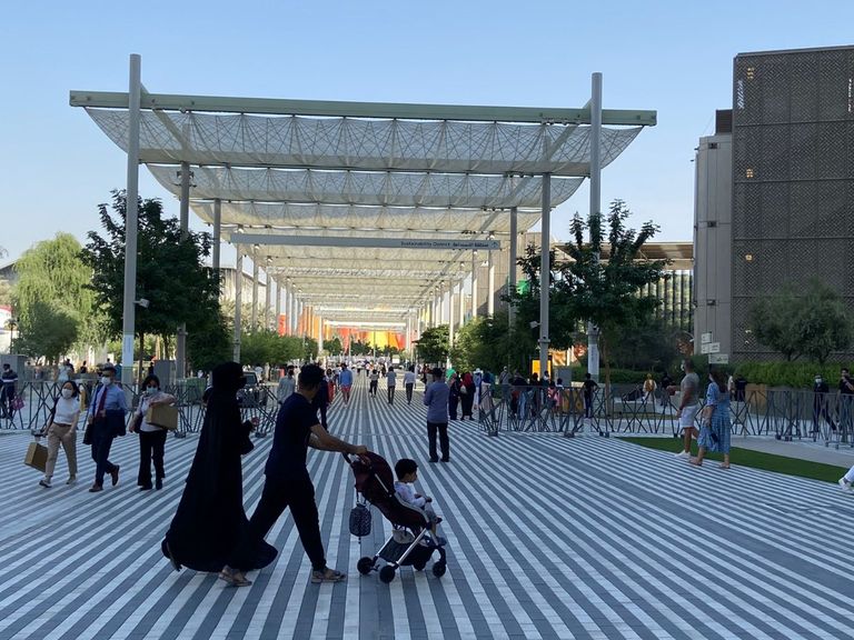 جانب من زوار معرض إكسبو دبي 2020