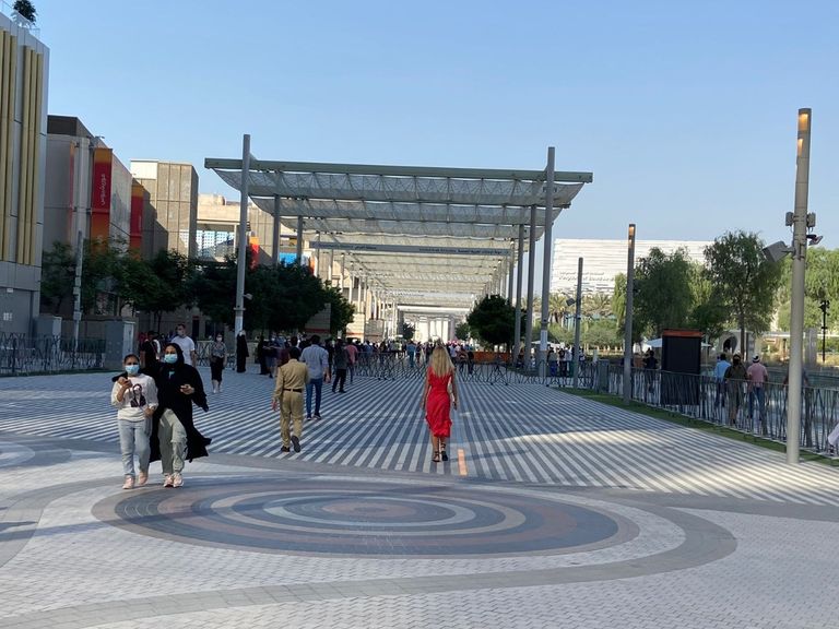 جانب من زوار معرض إكسبو دبي 2020