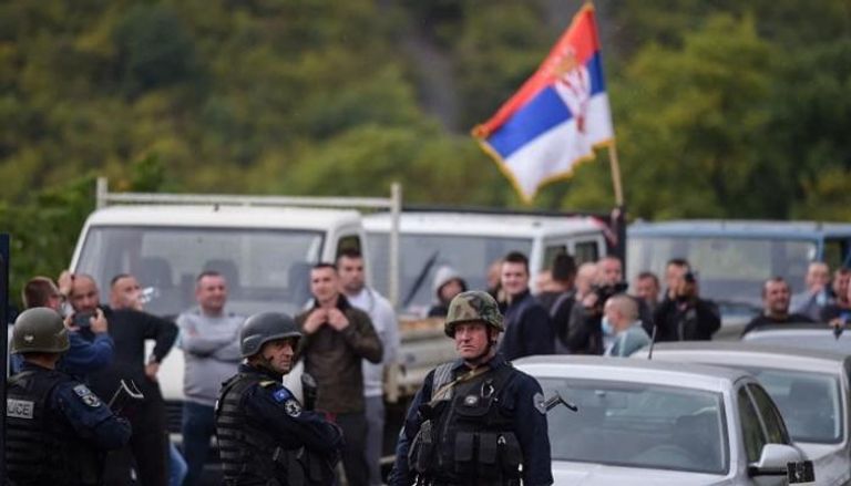 الصرب خلال احتاجاتهم على الحدود مع كوسوفو- أرشيفية