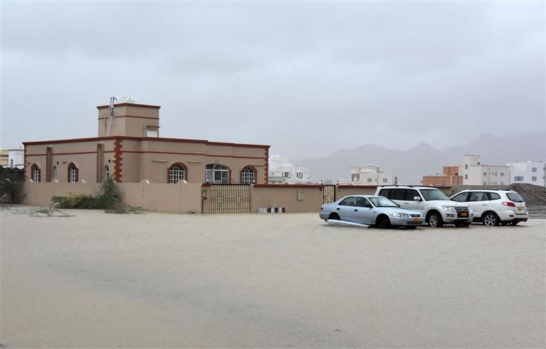 أمطار شديدة الغزارة في مسقط