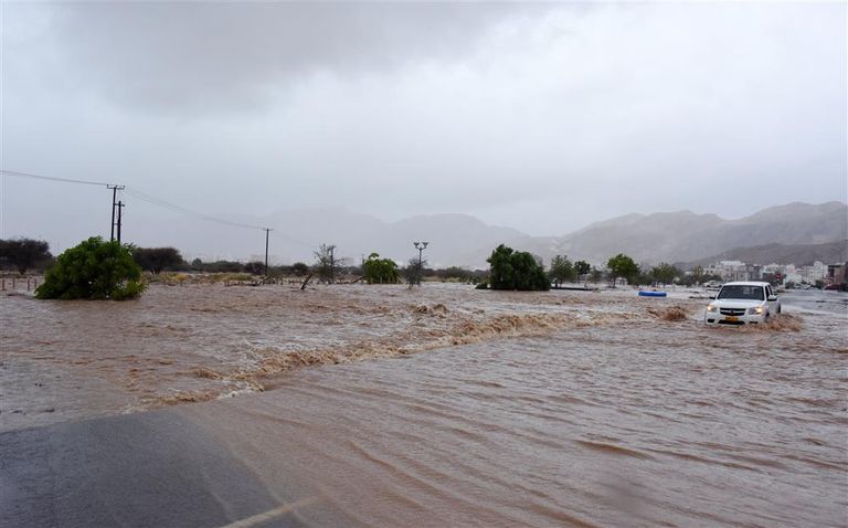 أمطار شديدة الغزارة في مسقط