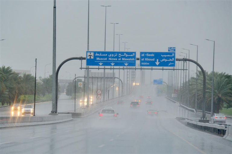 أمطار شديدة الغزارة في مسقط