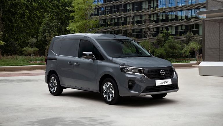 نيسان تطلق سيارتها Townstar الخدمية