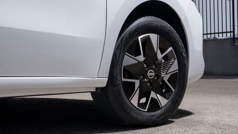 نيسان تطلق سيارتها Townstar الخدمية