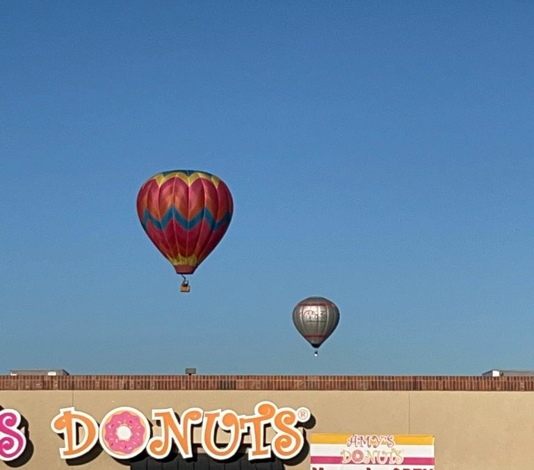 مهرجان المناطيد يعود إلى سماء نيومكسيكو