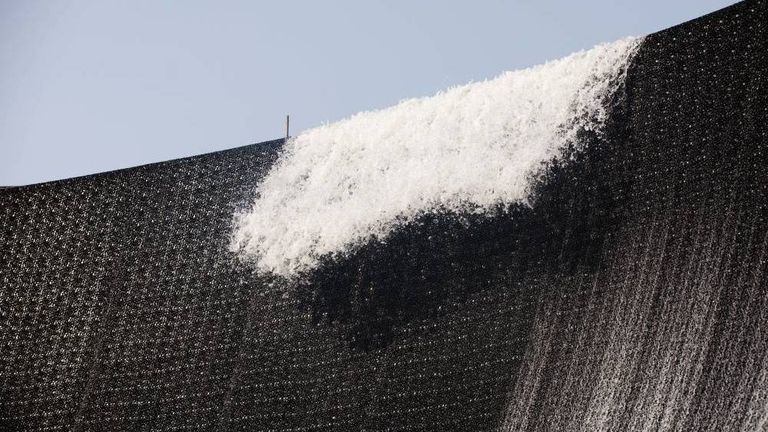 شلالات إكسبو.. تحفة آسرة لزوار المعرض العالمي