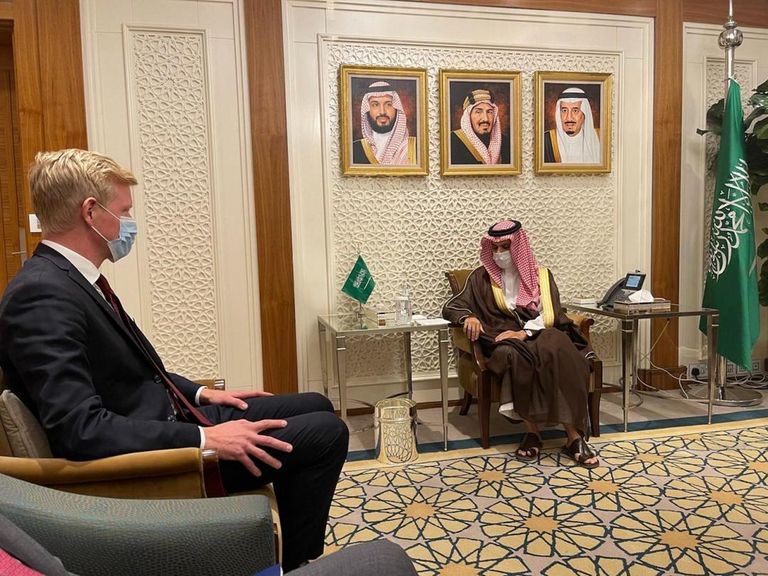 رئيس الحكومة اليمنية يستقبل المبعوث الأممي في عدن