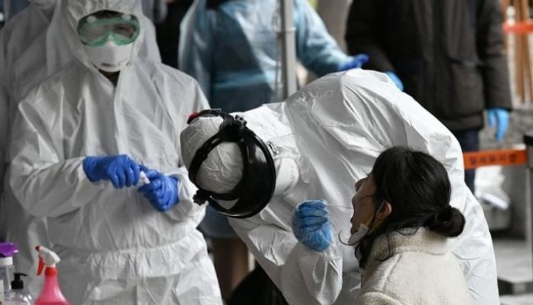 حصيلة المصابين بفيروس كورونا حول العالم تخطت 236 مليون نسمة