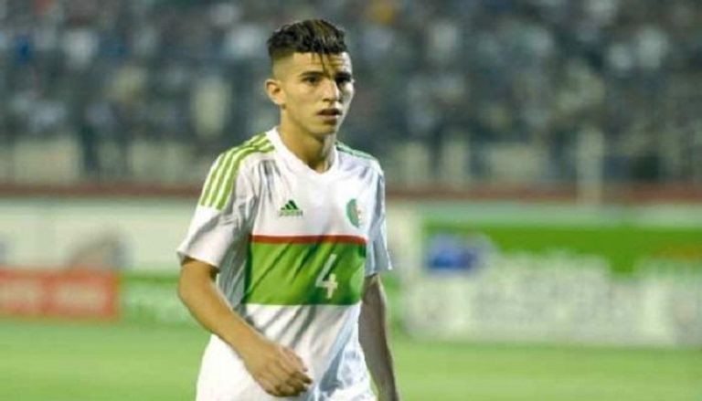 يوسف عطال لاعب منتخب الجزائر