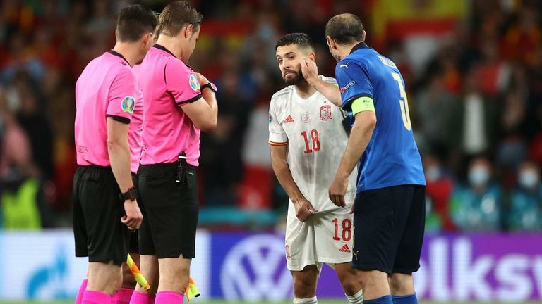 إيطاليا ضد إسبانيا