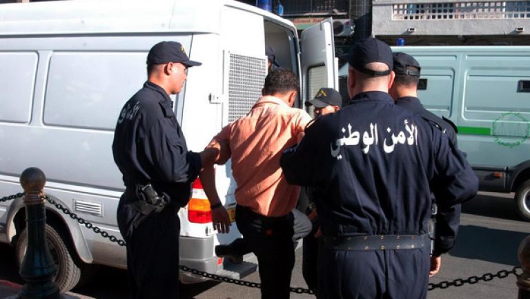 القبض على أفراد عصابات أحياء سكنية بالجزائر - أرشيفية